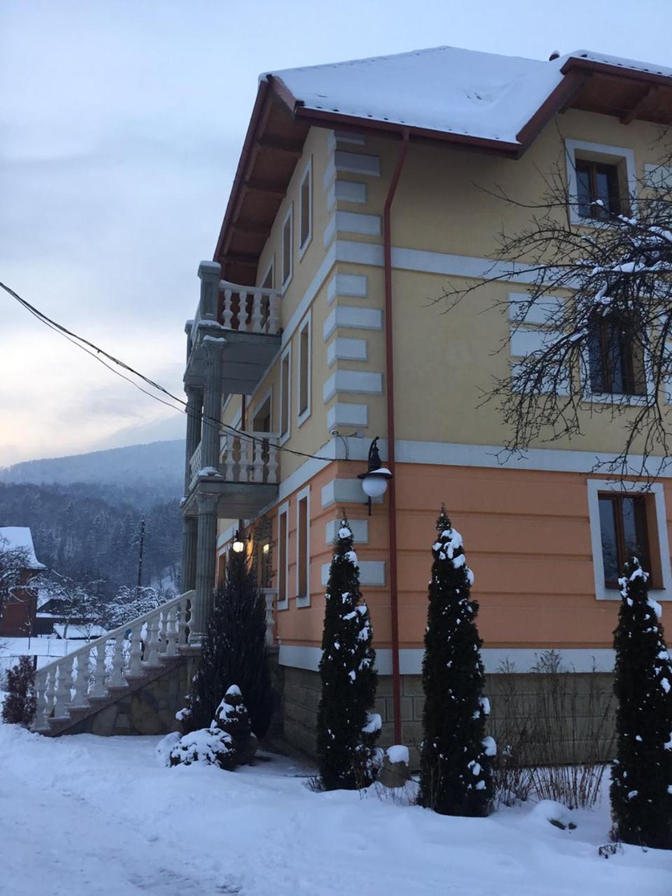 Затишний Дім Yaremche Exterior photo